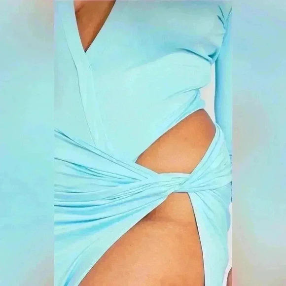 PrettyLittleThings Blue Twist Detail Soft Feel Skirt Beach Cover Up Size S - Picture 8 of 10